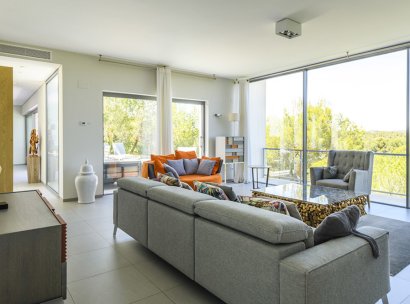 Villa · Herverkoop - Las Colinas Golf Resort · Alicante · Spanje