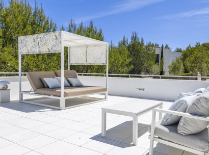 Villa · Herverkoop - Las Colinas Golf Resort · Alicante · Spanje