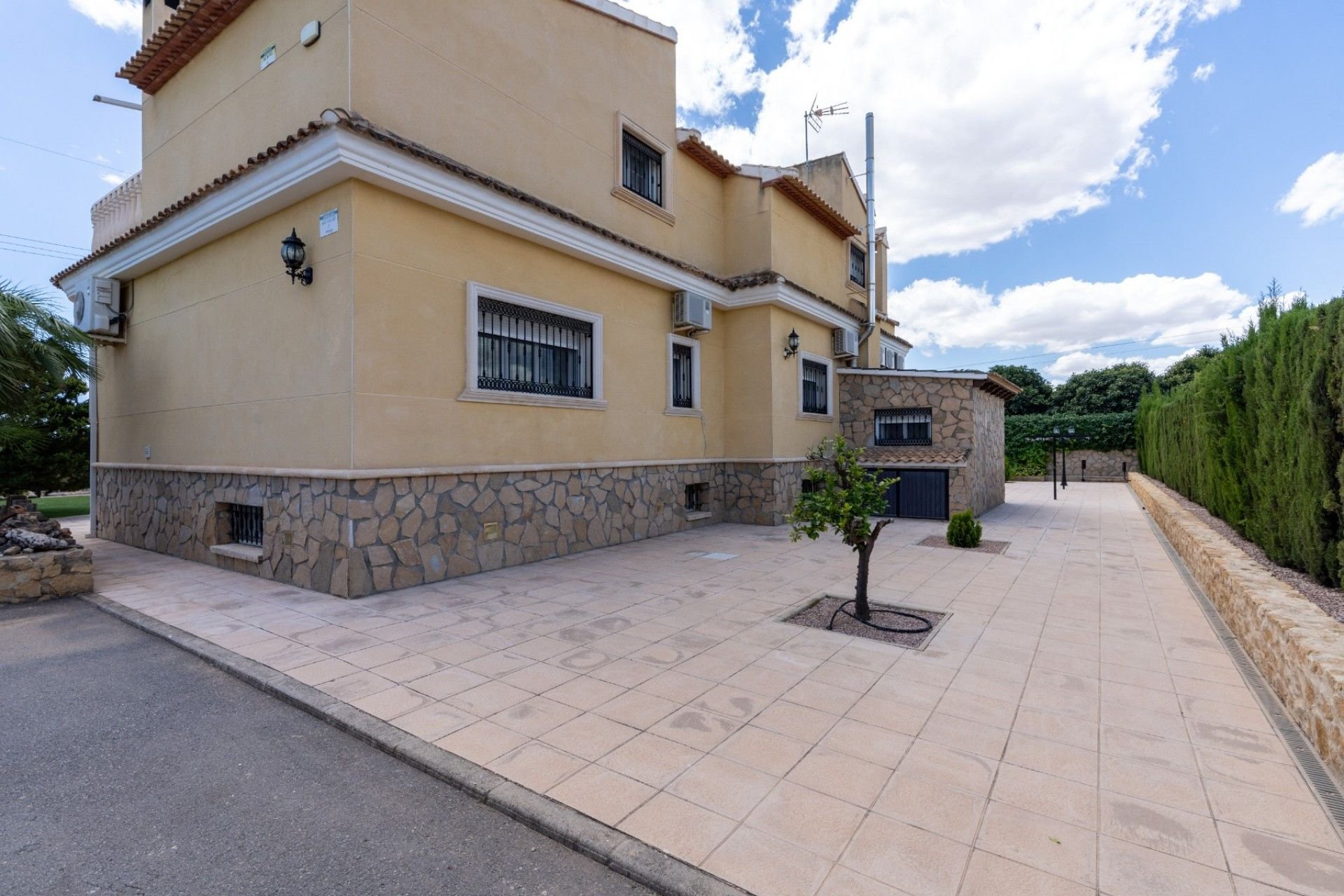 Resale - Villa - San Vicente del Raspeig