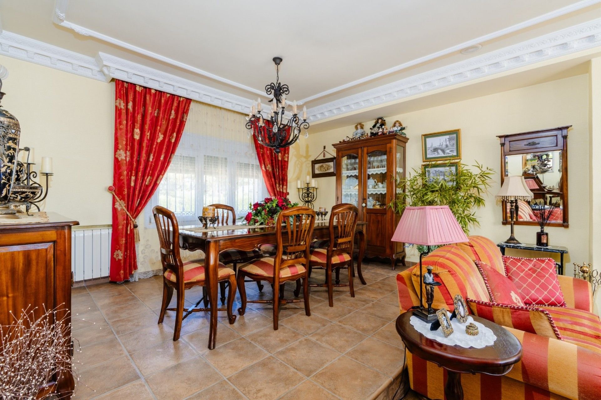 Resale - Villa - San Vicente del Raspeig
