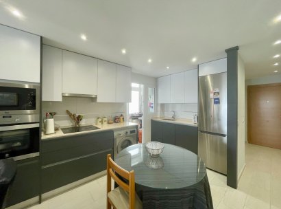 Appartement · Herverkoop - Torrevieja · Playa del Cura · Alicante · Spanje