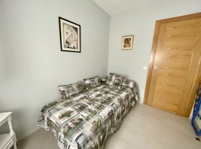 Appartement · Herverkoop - Torrevieja · Playa del Cura · Alicante · Spanje