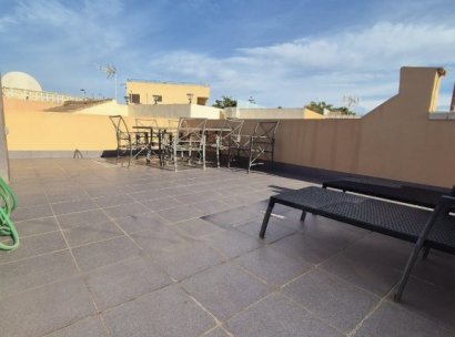 Terraced house · Återförsäljning - La Rosaleda · Alicante · Spanien
