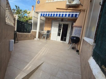 Terraced house · Återförsäljning - La Rosaleda · Alicante · Spanien