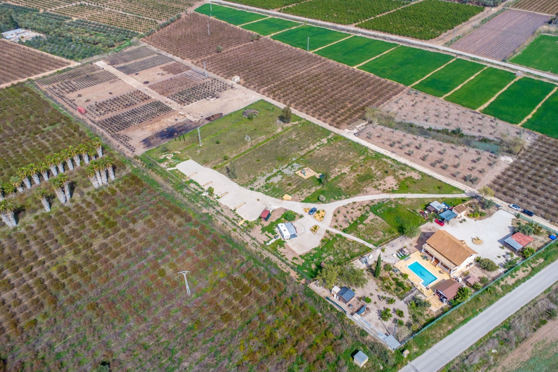 Resale - finca - Crevillente