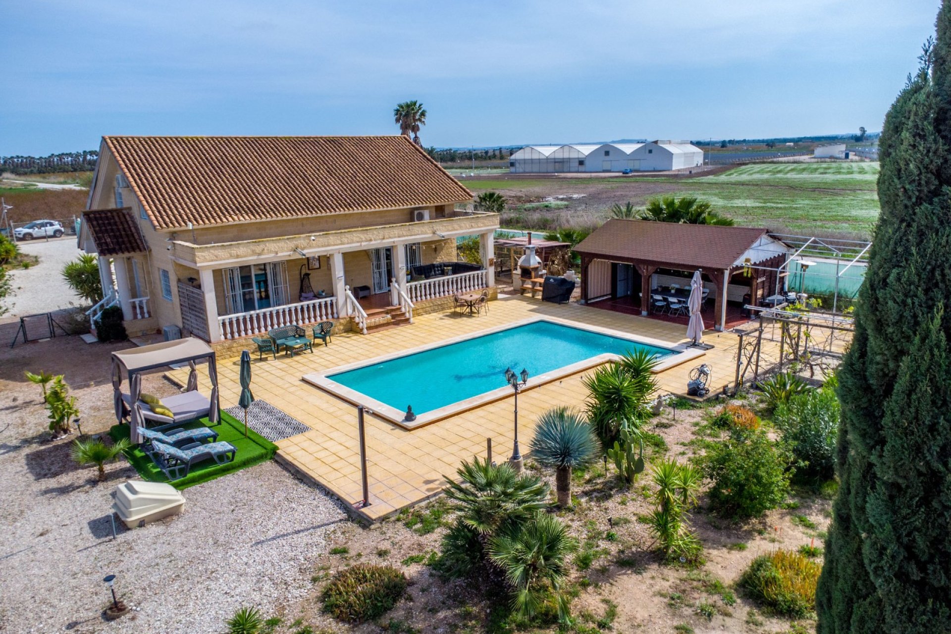 Resale - finca - Crevillente