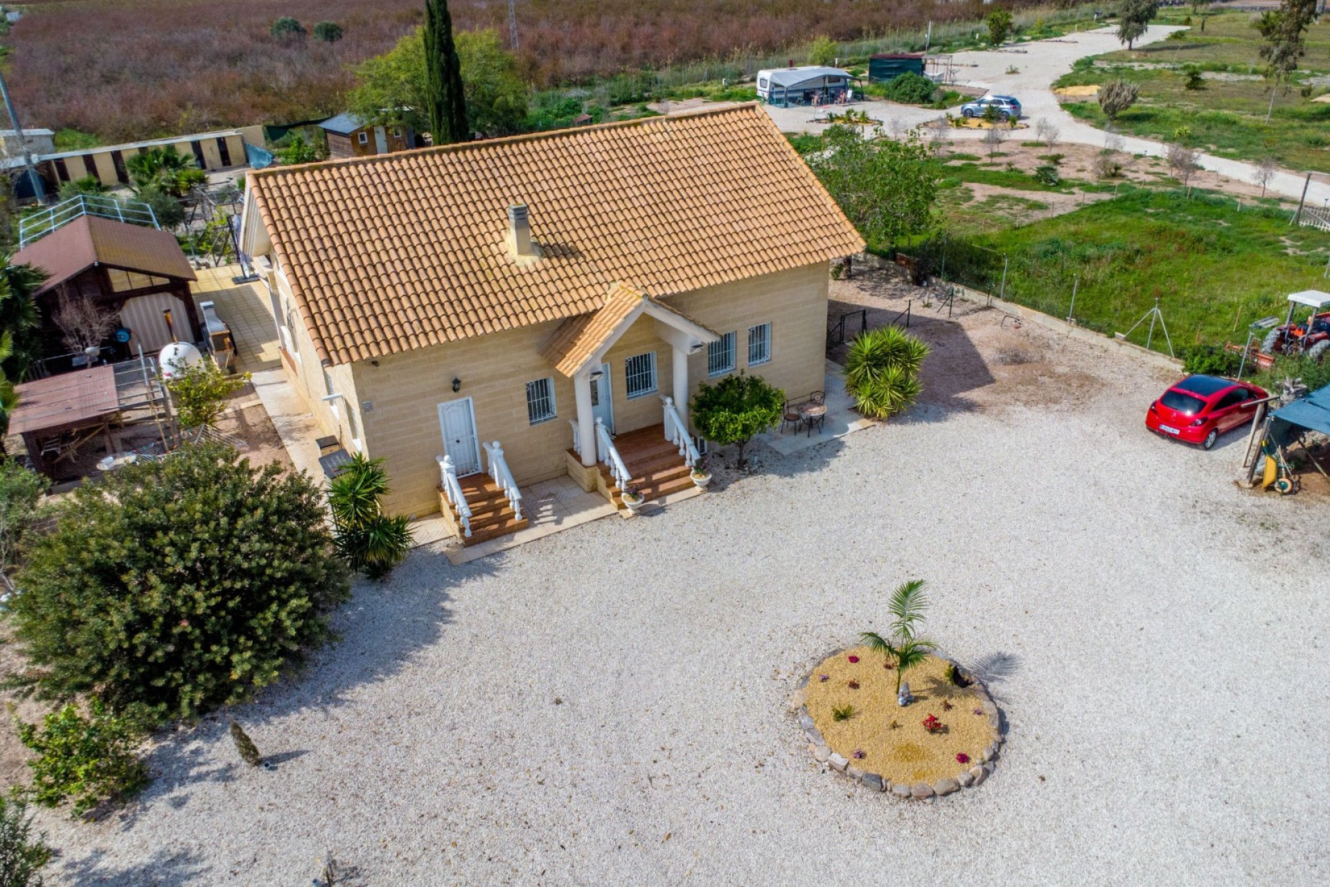 Resale - finca - Crevillente