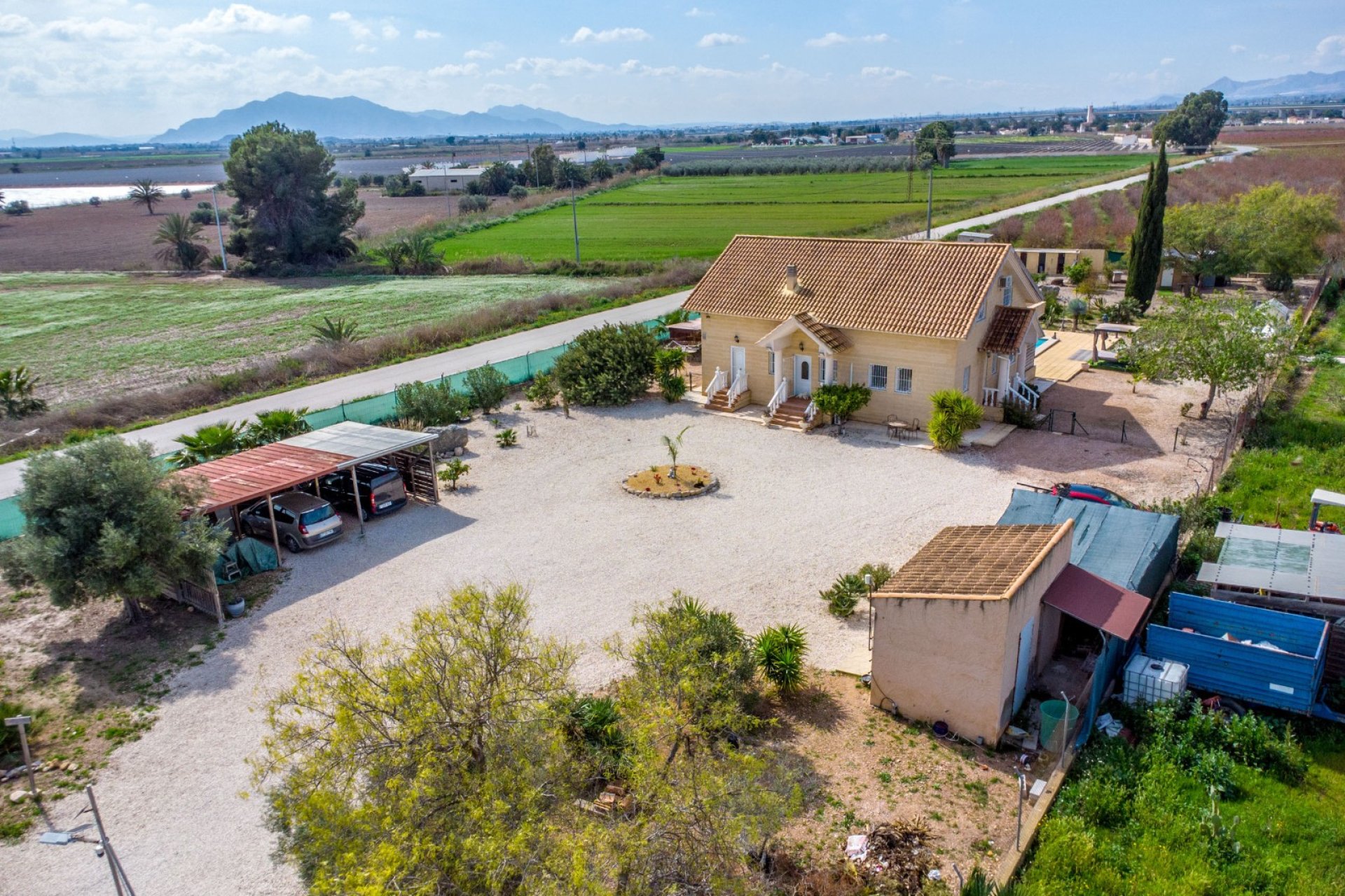 Resale - finca - Crevillente