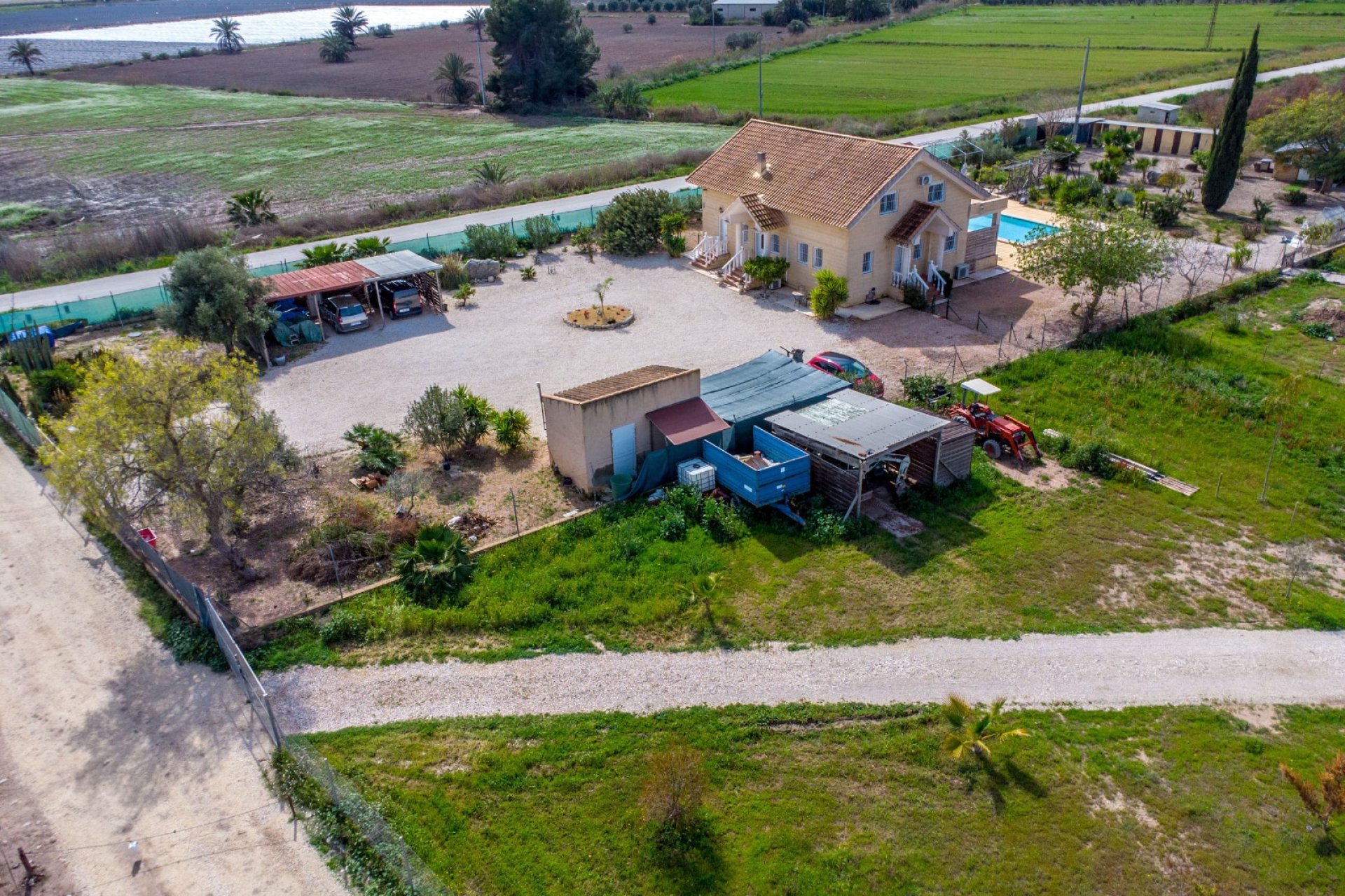 Resale - finca - Crevillente