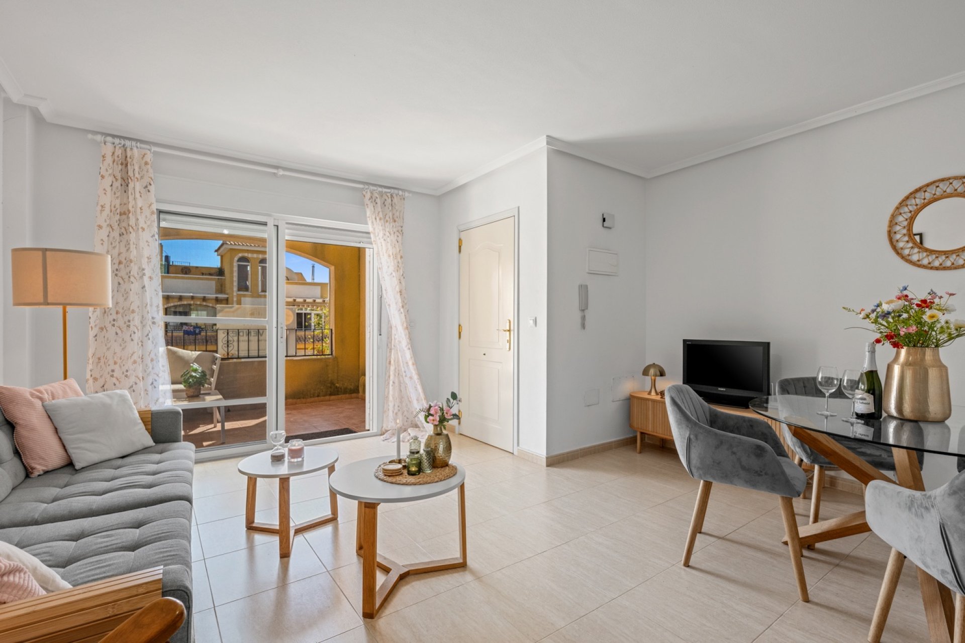 Herverkoop - 1. Appartement / flat - Daya Nueva