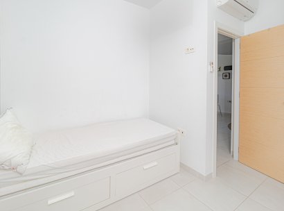 Appartement · Herverkoop - Orihuela Costa · La Zenia · Alicante · Spanje