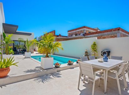 3 Detached Villas · Herverkoop - Daya Nueva · Alicante · Spanje