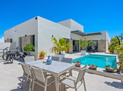 3 Detached Villas · Herverkoop - Daya Nueva · Alicante · Spanje