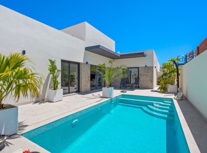 3 Detached Villas · Herverkoop - Daya Nueva · Alicante · Spanje