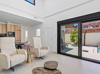 3 Detached Villas · Herverkoop - Daya Nueva · Alicante · Spanje
