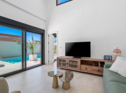 3 Detached Villas · Herverkoop - Daya Nueva · Alicante · Spanje
