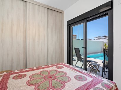3 Detached Villas · Herverkoop - Daya Nueva · Alicante · Spanje