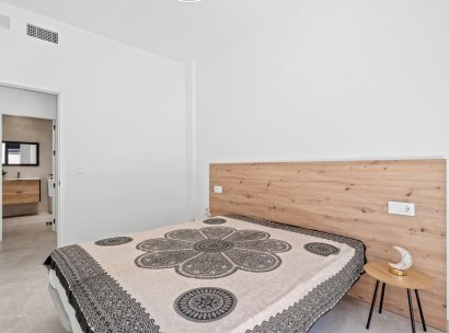 3 Detached Villas · Herverkoop - Daya Nueva · Alicante · Spanje