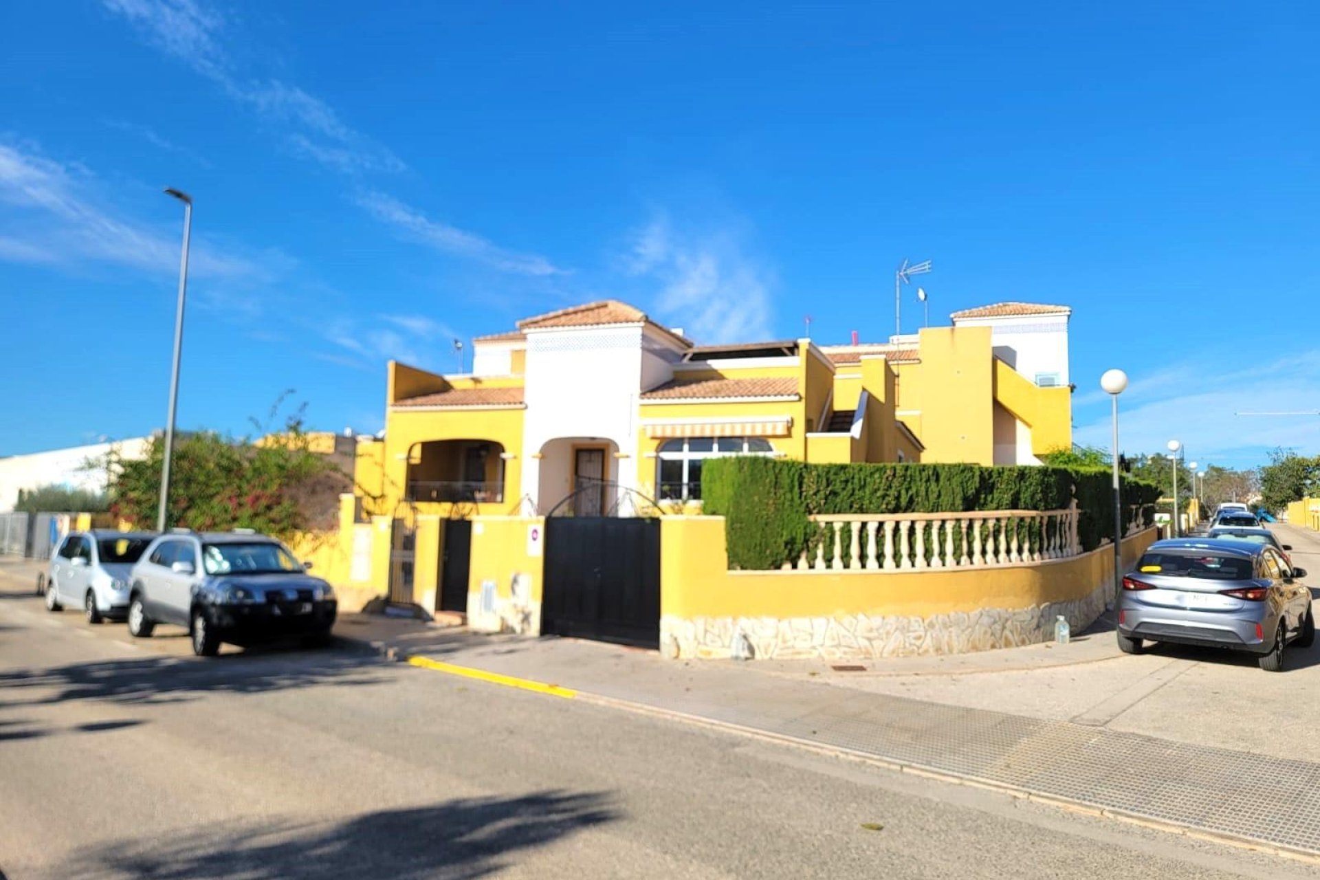 Resale - Townhouse - Los Montesinos