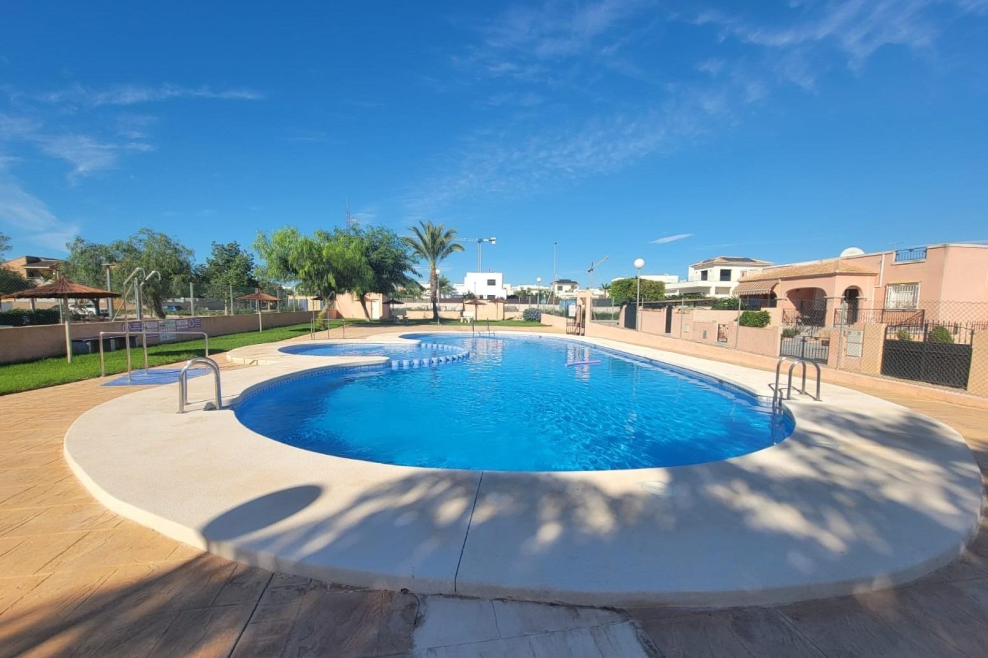 Resale - Townhouse - Los Montesinos