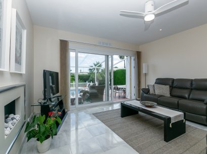 Semi - Detached Villa · Herverkoop - Torrevieja · Los Balcones · Alicante · Spanje