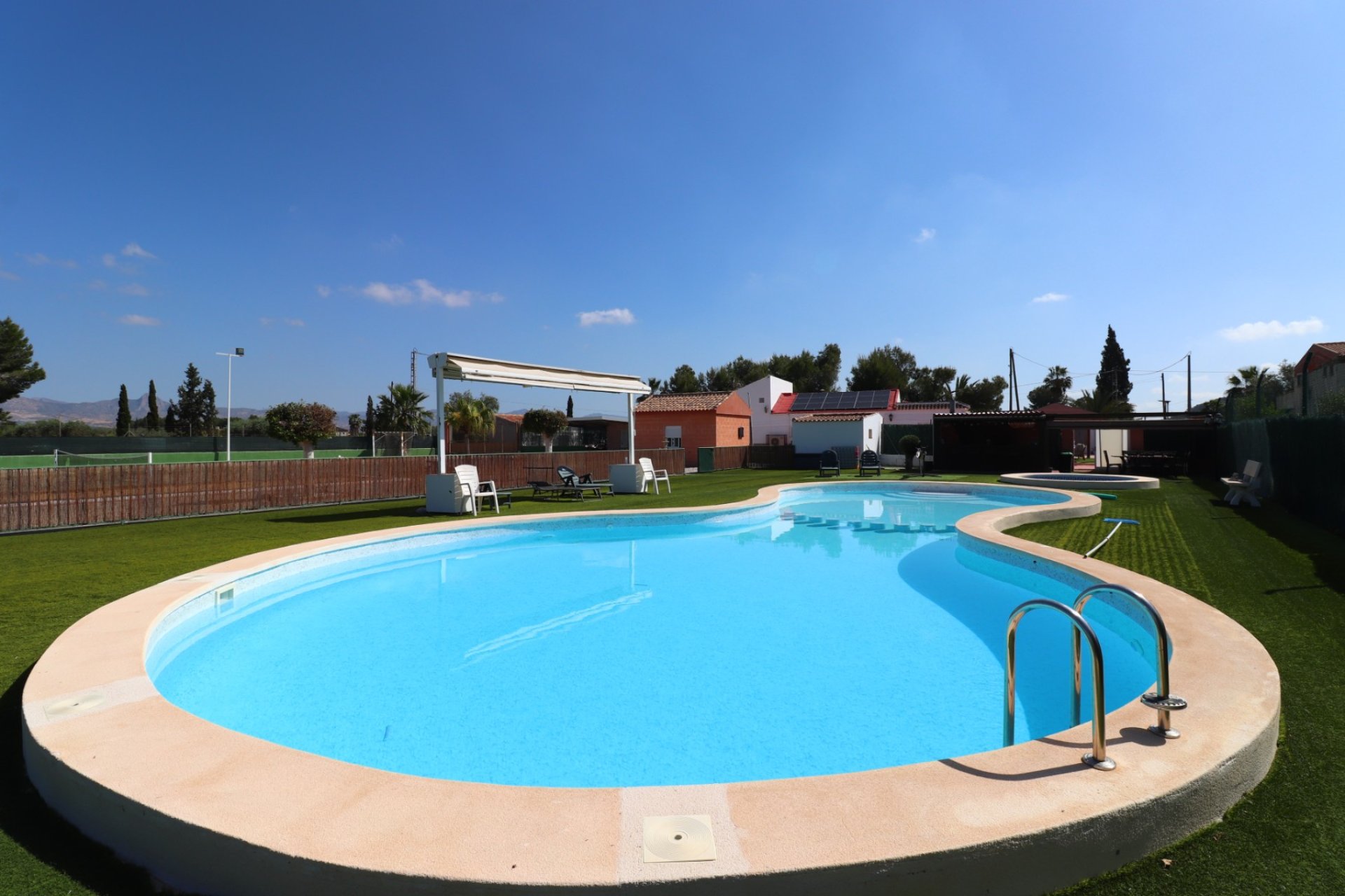 Herverkoop - Country Property - Benferri