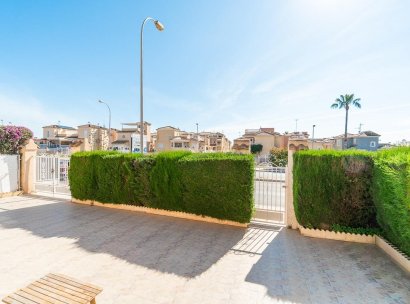Villa · Herverkoop - Orihuela Costa · Punta Prima · Alicante · Spanje