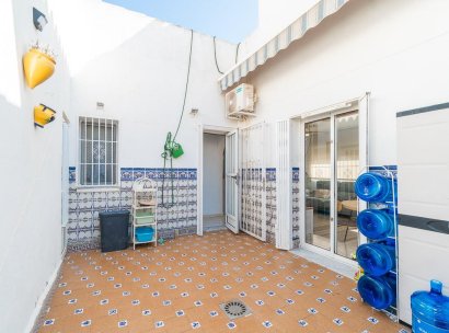 Villa · Herverkoop - Orihuela Costa · Punta Prima · Alicante · Spanje