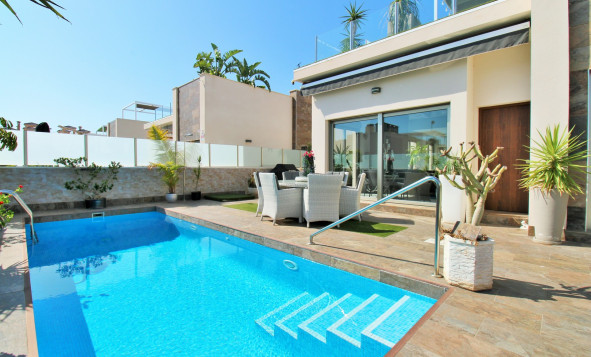 Herverkoop - 3. Halfvrijstaand huis - Villamartin - Costa Blanca Zuid