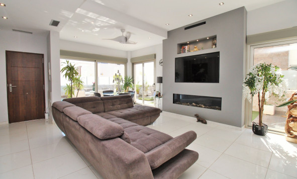 Herverkoop - 3. Halfvrijstaand huis - Villamartin - Costa Blanca Zuid