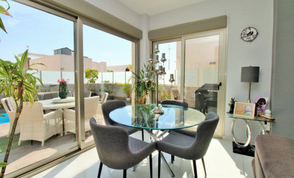 Herverkoop - 3. Halfvrijstaand huis - Villamartin - Costa Blanca Zuid