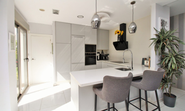 Herverkoop - 3. Halfvrijstaand huis - Villamartin - Costa Blanca Zuid