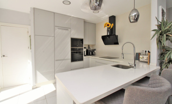 Herverkoop - 3. Halfvrijstaand huis - Villamartin - Costa Blanca Zuid