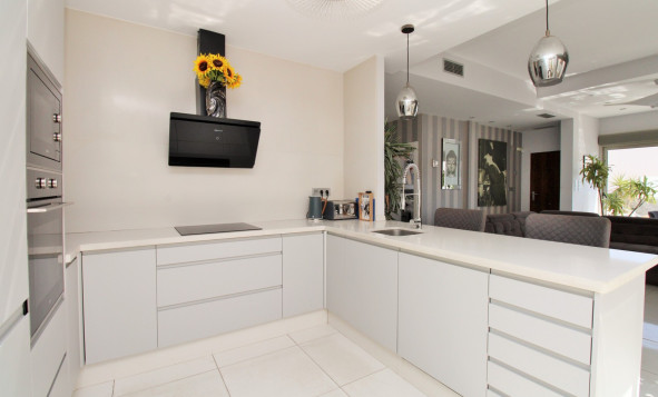 Herverkoop - 3. Halfvrijstaand huis - Villamartin - Costa Blanca Zuid