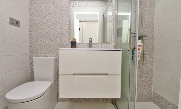 Herverkoop - 3. Halfvrijstaand huis - Villamartin - Costa Blanca Zuid