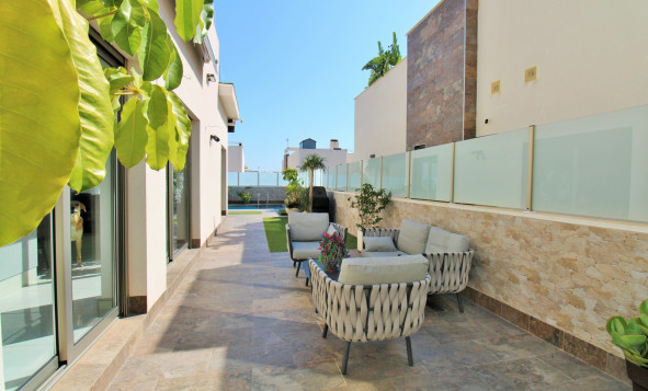 Herverkoop - 3. Halfvrijstaand huis - Villamartin - Costa Blanca Zuid