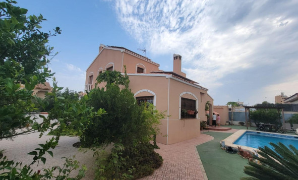 Herverkoop - 3. Halfvrijstaand huis - Torrevieja - Costa Blanca Zuid