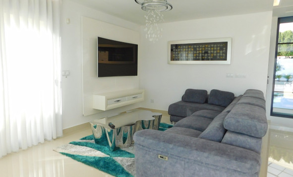 Herverkoop - 3. Halfvrijstaand huis - San Miguel de Salinas - Costa Blanca Zuid