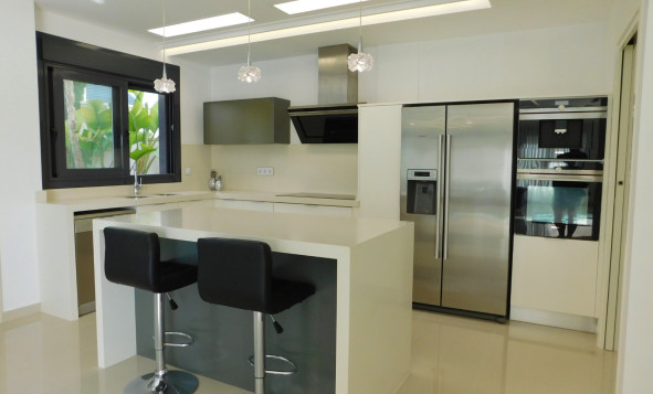 Herverkoop - 3. Halfvrijstaand huis - San Miguel de Salinas - Costa Blanca Zuid