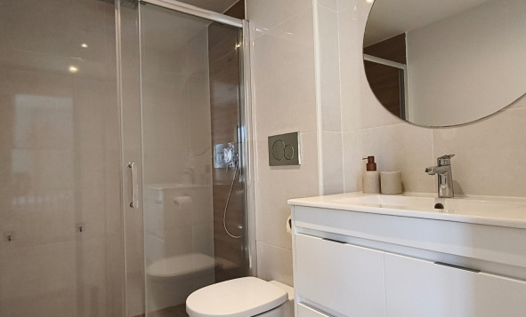 Herverkoop - 4. Halfvrijstaande villa - Torrevieja - Costa Blanca Zuid