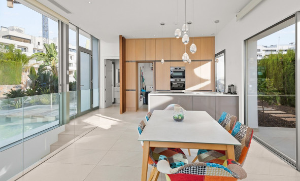 Herverkoop - 3. Halfvrijstaand huis - Las Colinas Golf and Country Club - Costa Blanca Zuid