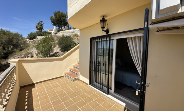 Resale - 3. Semi-detached house - Villamartin - Costa Blanca South