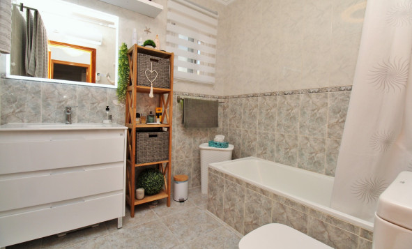 Herverkoop - 3. Halfvrijstaand huis - Villamartin - Costa Blanca Zuid