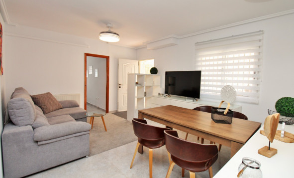 Herverkoop - 3. Halfvrijstaand huis - Villamartin - Costa Blanca Zuid