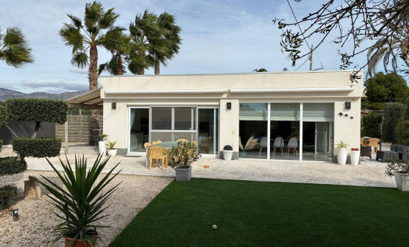 Herverkoop - 3. Halfvrijstaand huis - Crevillente - Costa Blanca Zuid