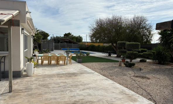 Herverkoop - 3. Halfvrijstaand huis - Crevillente - Costa Blanca Zuid