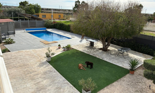 Herverkoop - 3. Halfvrijstaand huis - Crevillente - Costa Blanca Zuid