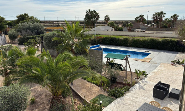 Herverkoop - 3. Halfvrijstaand huis - Crevillente - Costa Blanca Zuid