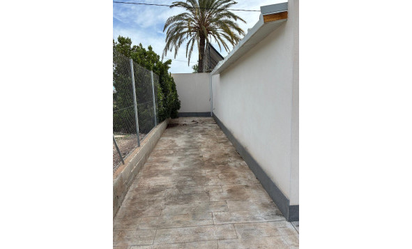 Herverkoop - 3. Halfvrijstaand huis - Crevillente - Costa Blanca Zuid