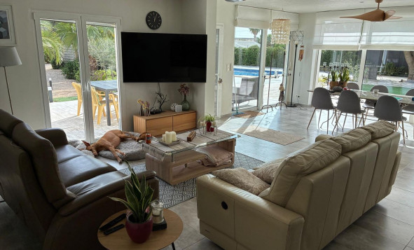 Herverkoop - 3. Halfvrijstaand huis - Crevillente - Costa Blanca Zuid